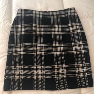 Houndstooth skirt